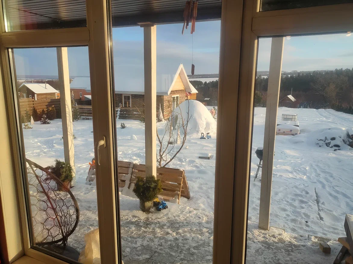 В сторону ручья и родника