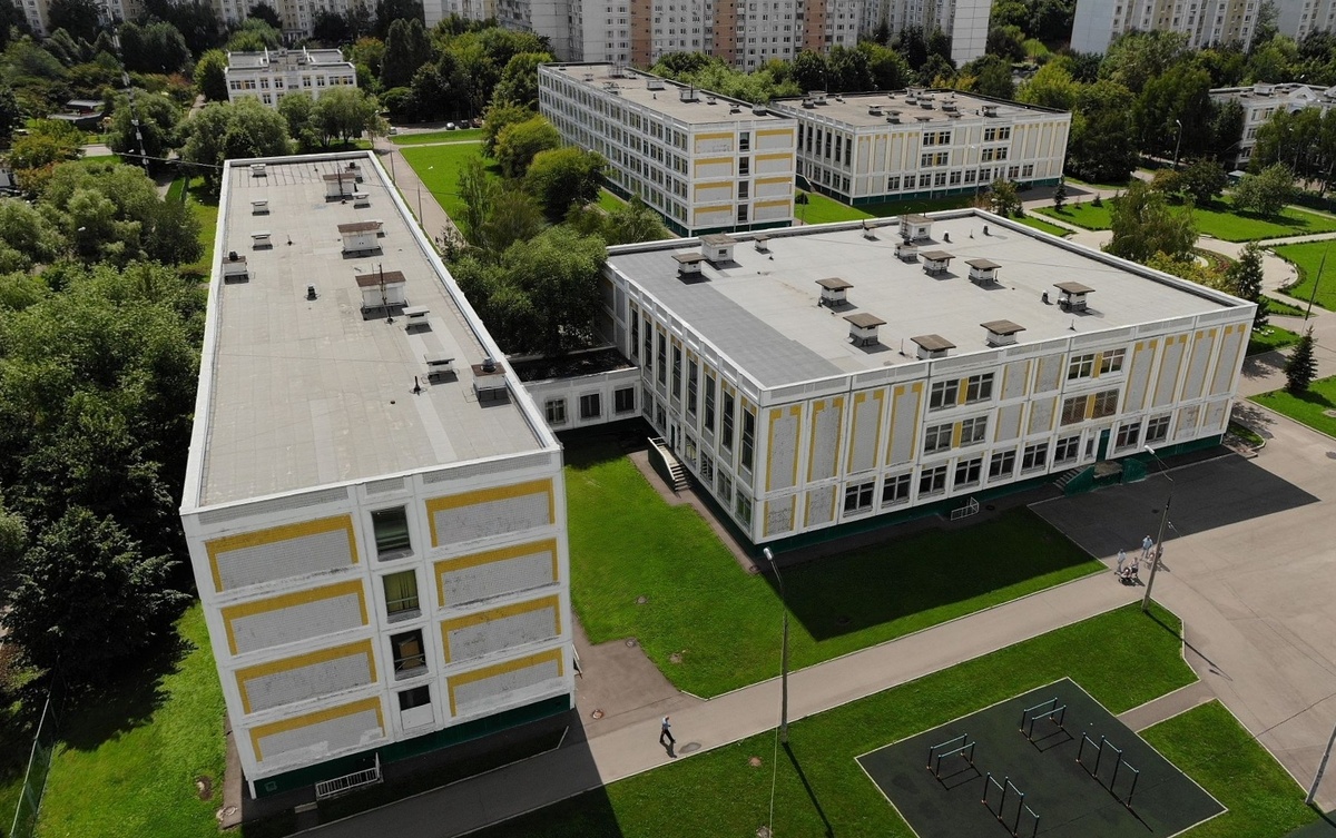 Две V-79 в ранней облицовке. Фото - Яндекс-панорамы