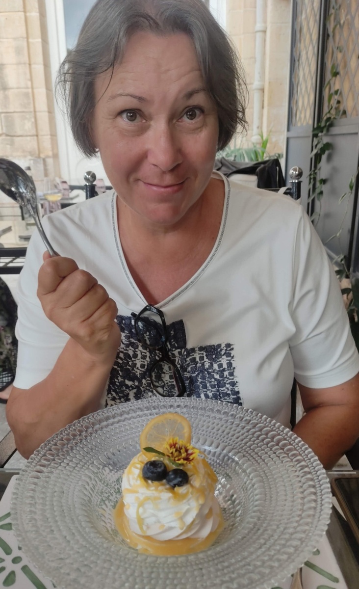 Жизнь без пироженки тяжелее морально, но легче материально 