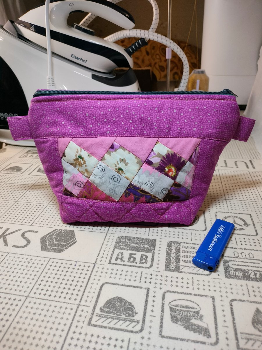 Фото автора. Первая косметичка