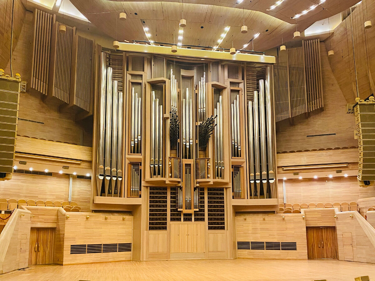 Самый большой орган в России установлен в Светлановском зале
