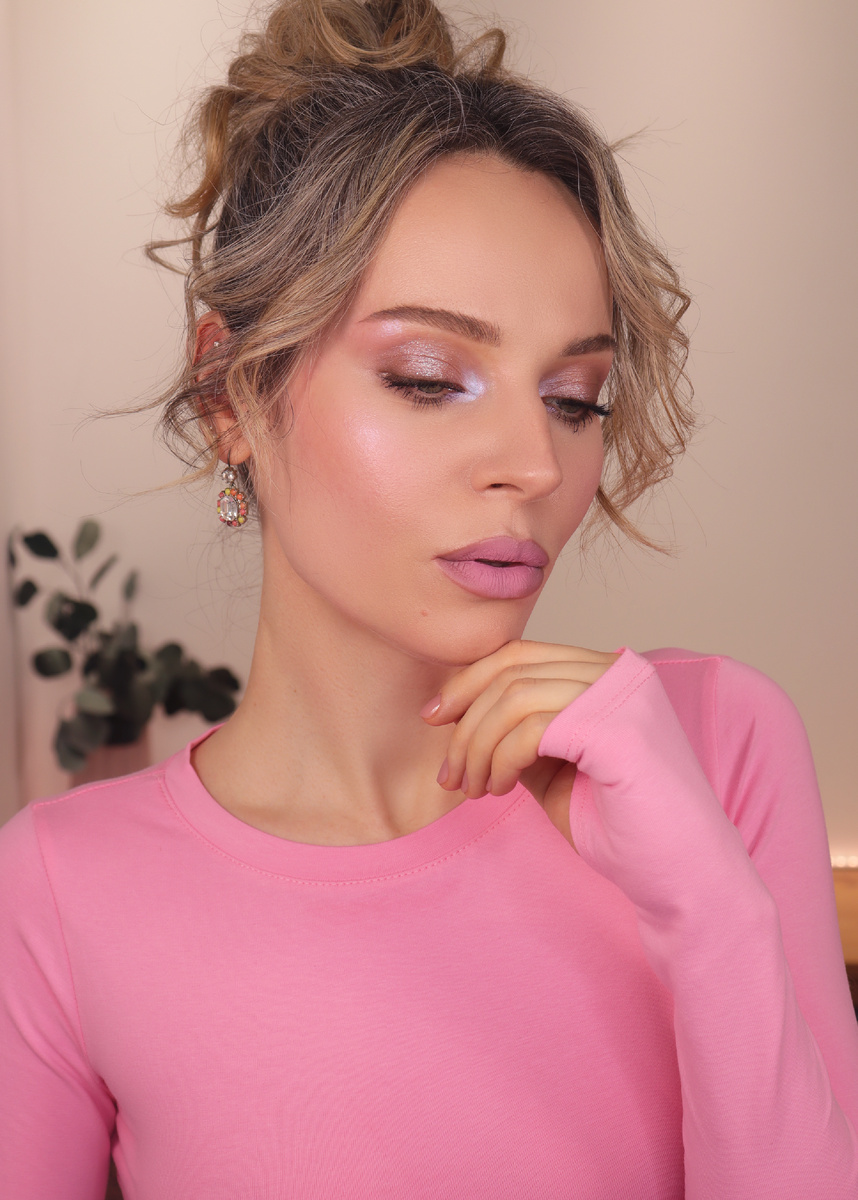 насыщенными розовыми и...