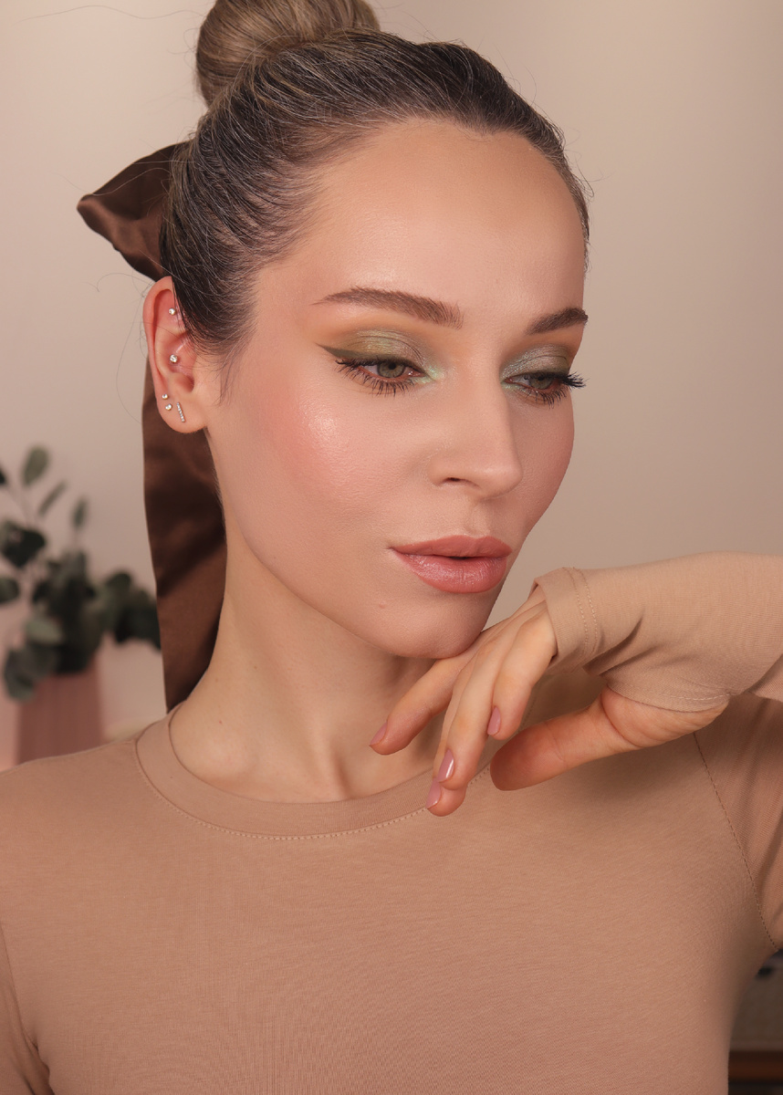 цветными, главное использовать нежные тона.