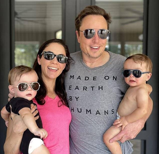    Шивон Зилис и Илон Маск с детьми. Фото: социальные сети