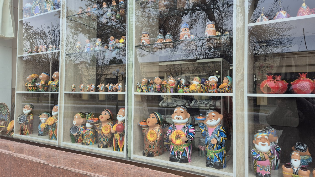 Витрина сувенирного магазина