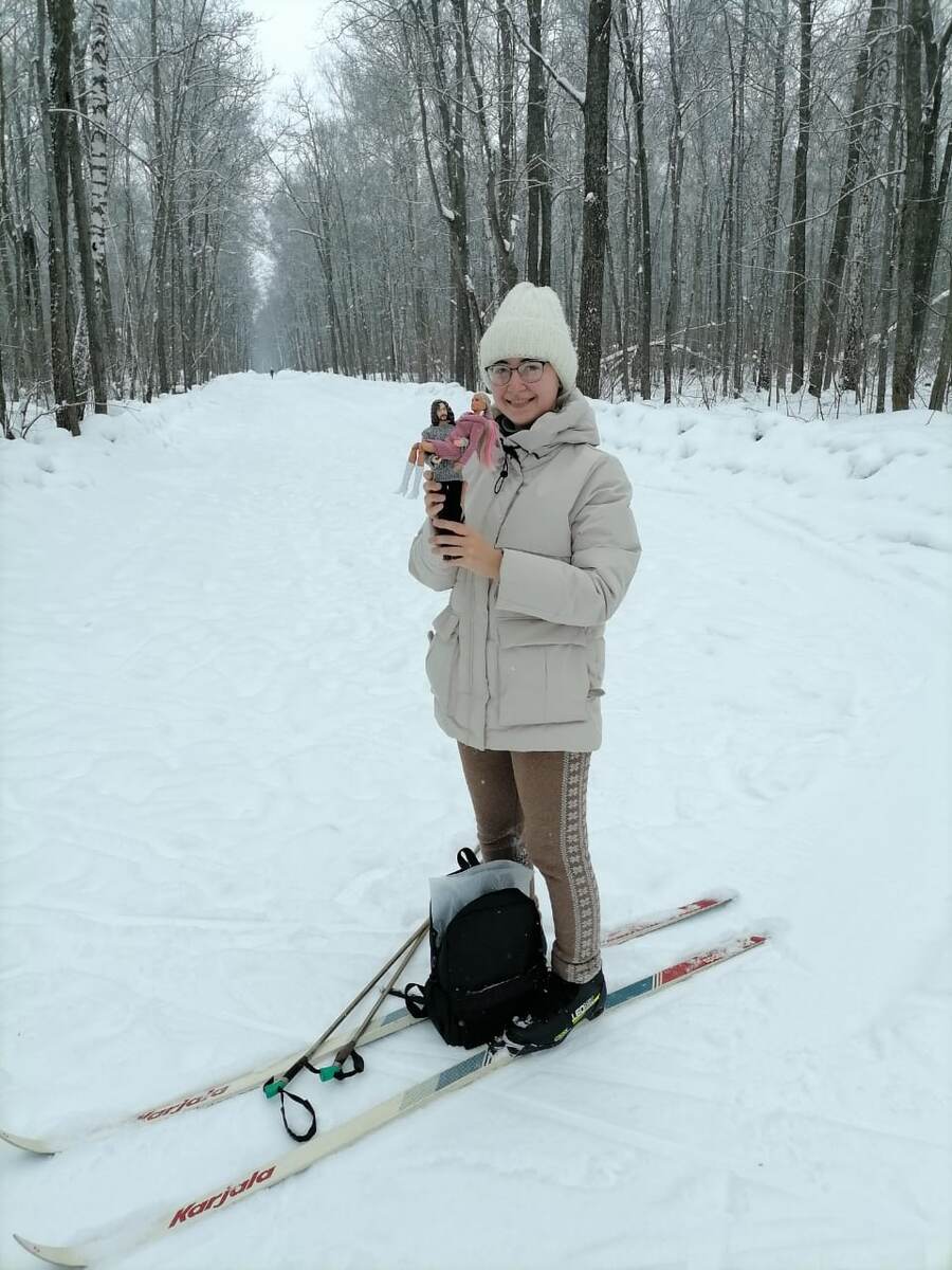 С куколками😁