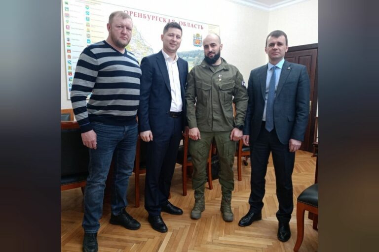    Герой России Михаил Михайлов встретился с и.о. вице-губернатора Оренбуржья Юрием Мироненко Кристина Просвиркина