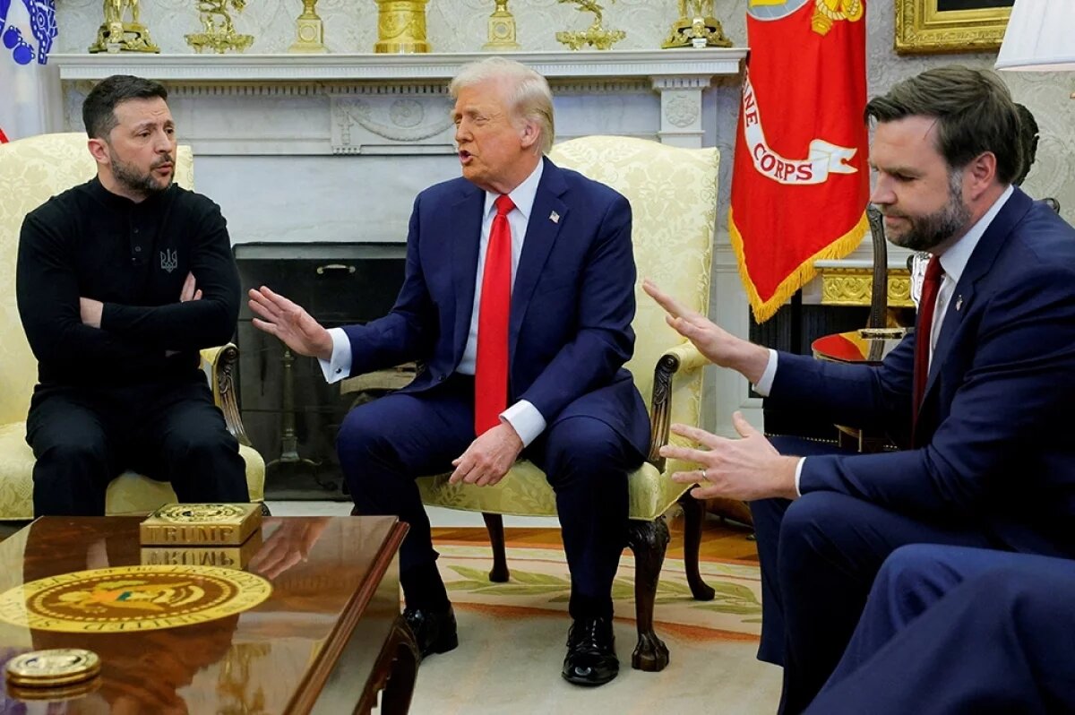    Зеленский подарил Трампу чемпионский пояс украинского боксера Усика