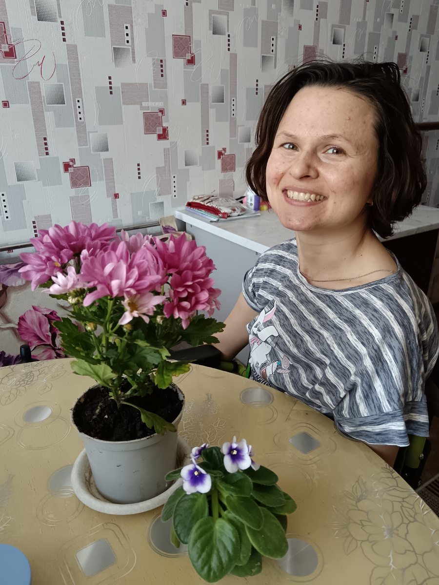 Утро началось с цветочков) к 50 оттенкам красного добавилось 2 оттенка фиолетового))