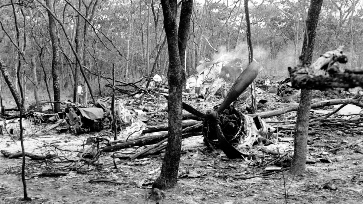 Обломки самолета Douglas DC-6В, 19 сентября 1961 года