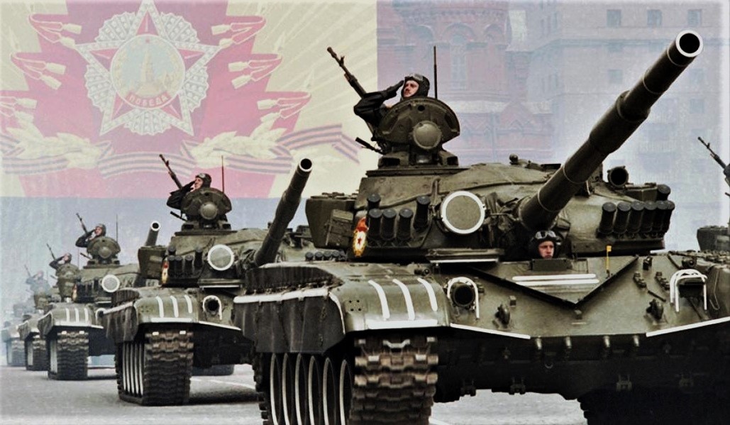 Т-72А образца 1983 года . Парад Победы на Красной Площади в Москве. 9 мая 1985 года. Фото: Виктор Кошевой/ ТАСС