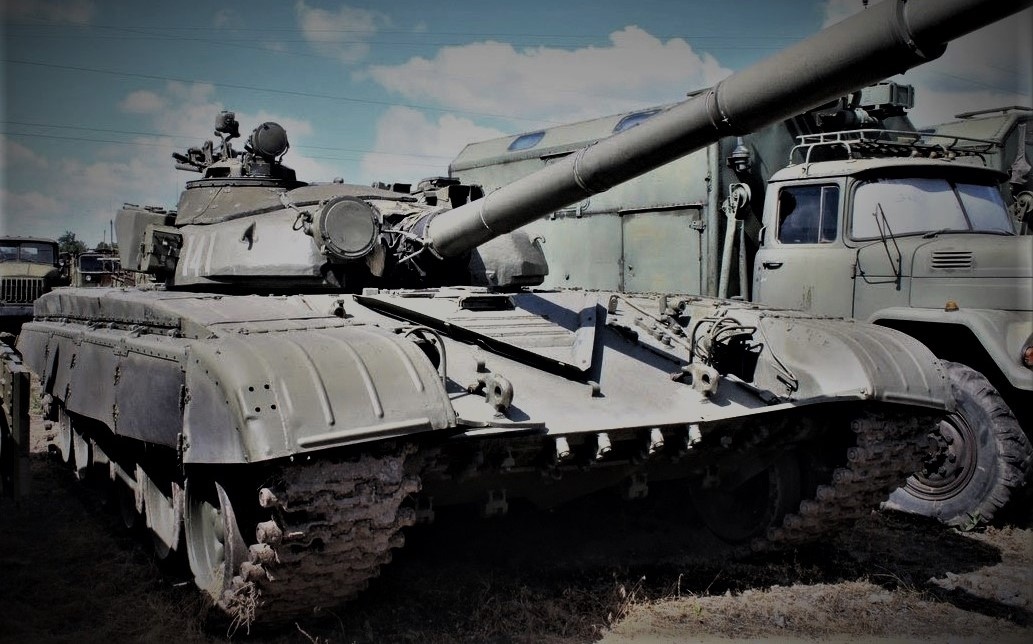 Т-72А ранних выпусков (ВЛД старого образца) с антинейтронным надбоем.