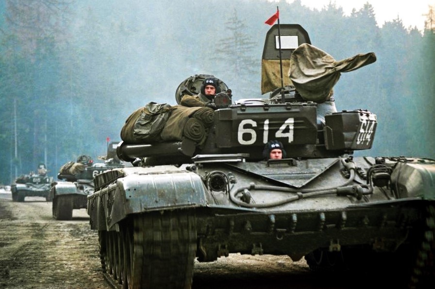Т-72А с усиленной защитой ВЛД. Вывод Советских войск из Чехословакии . 1990 год.