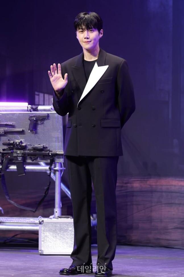    m.entertain.naver.com