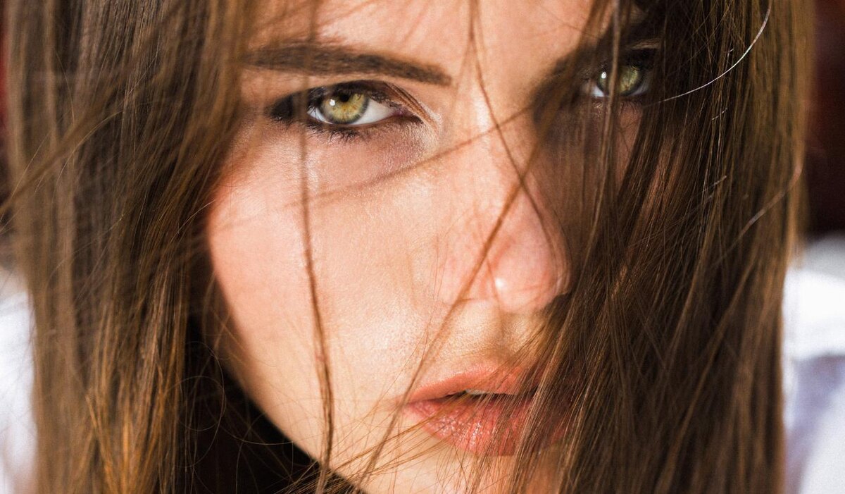     Почему выпадают волосы? 5 неочевидных причин и способы их решения