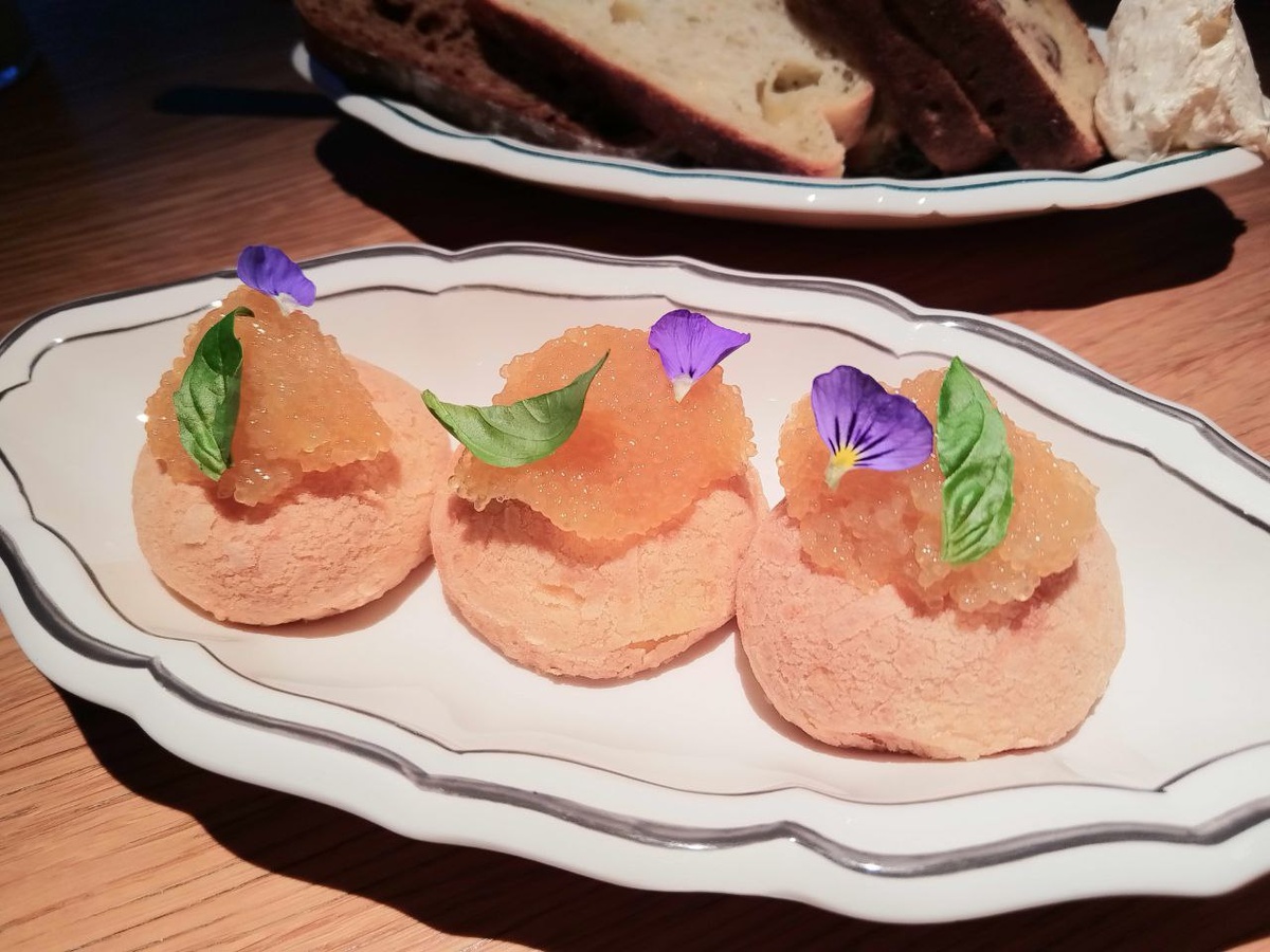 Картофельные Шу с щучьей икрой