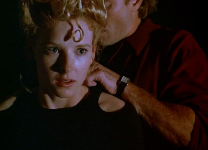 Пролистните изображение, чтобы увидеть следующий кадр из фильма « Смертельное падение» (1993)