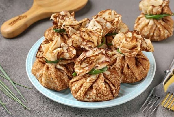 Мешочки из блинов на Масленницу– красиво, вкусно и без заморочек