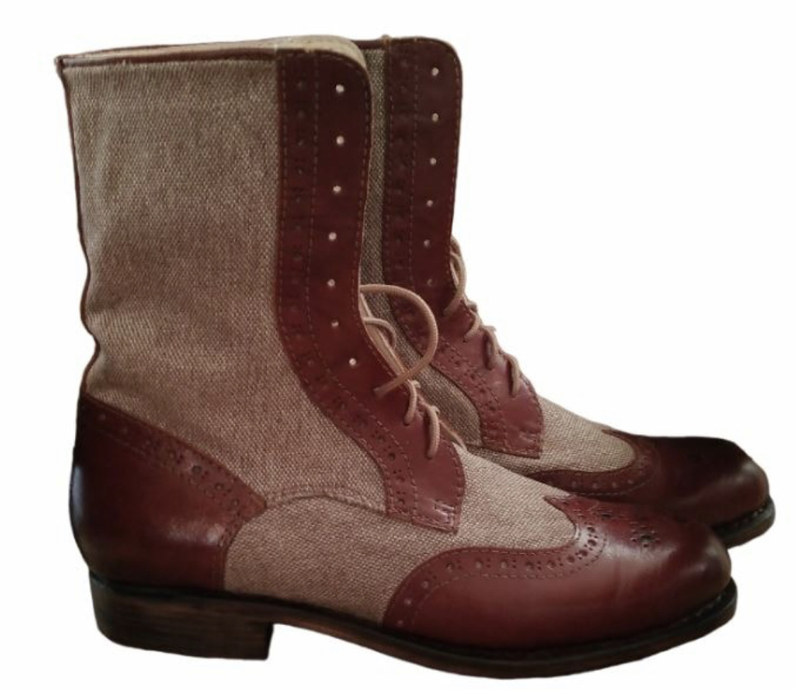 Фактура текстиля довольно грубая, лишних украшательств кроме плавных линий кроя нет (а могли бы быть тонкие люверсы или еще что-то изящное)