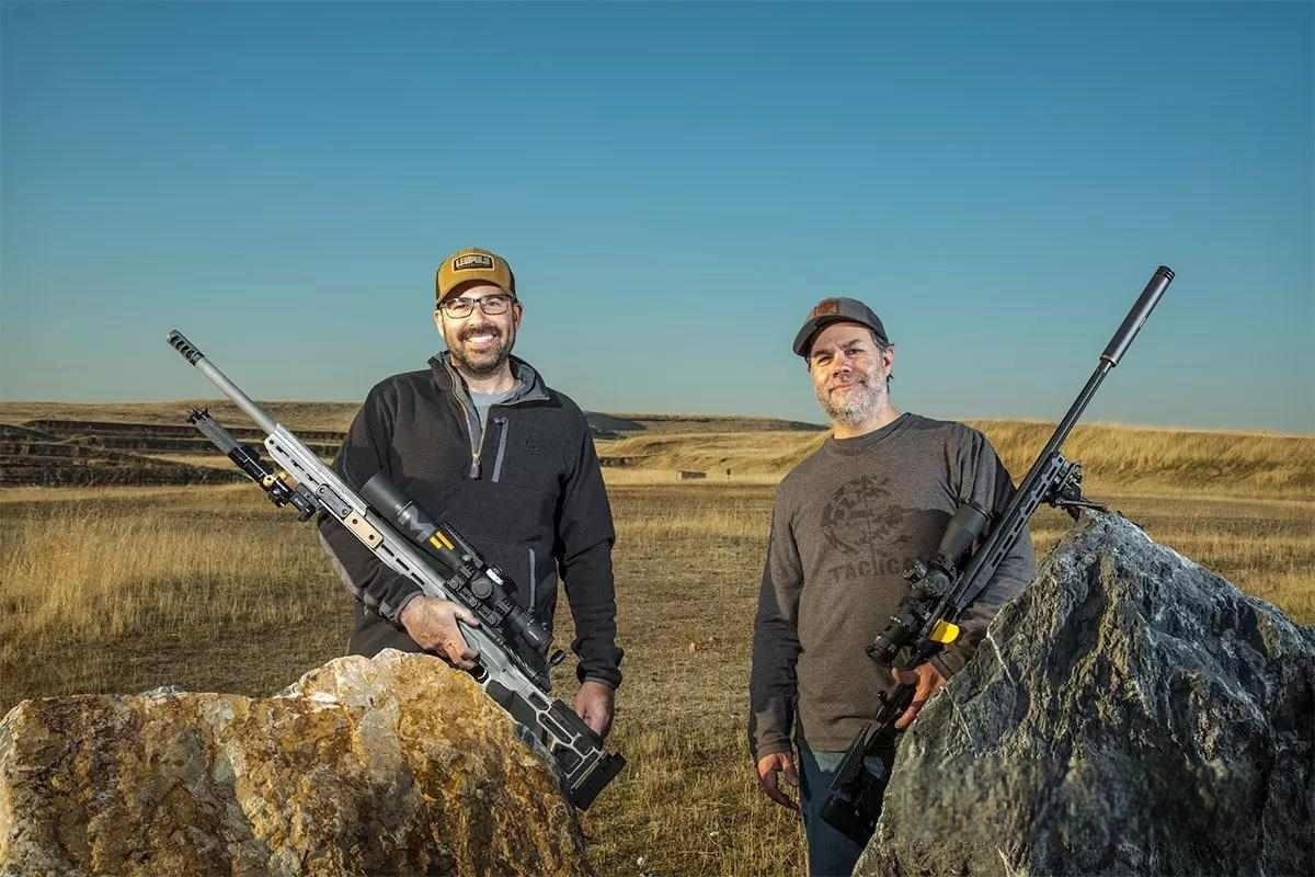 Слева направо: Дэн Бертоккини и Майк Сесил. 