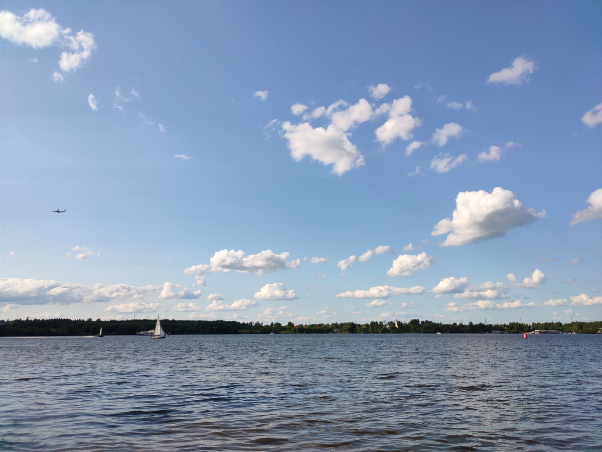 Яхты на Клязьминском водохранилище