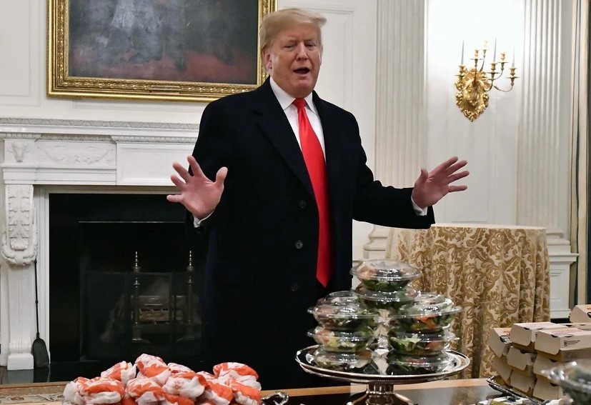 Автор фото: kp.ru. Трам и бургеры.