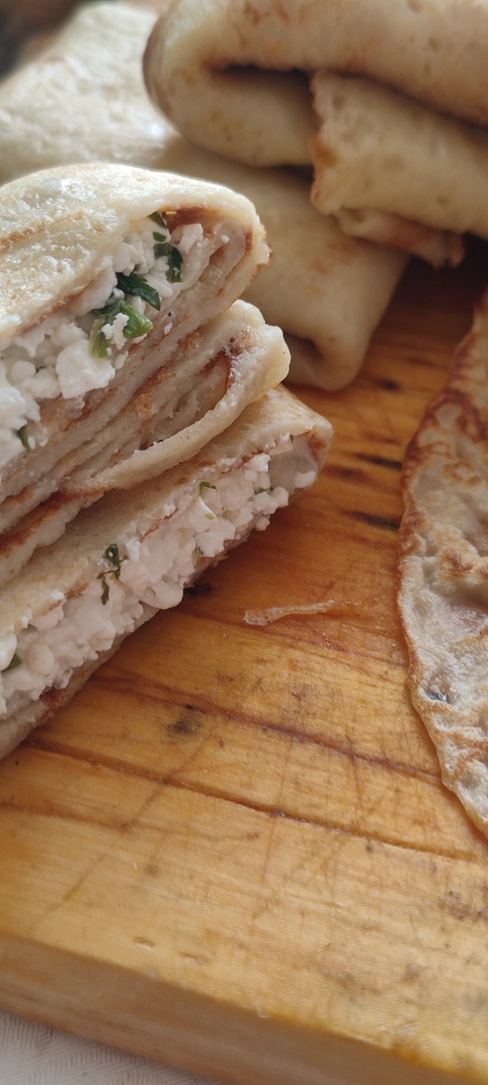 Блины с солёным творогом. 