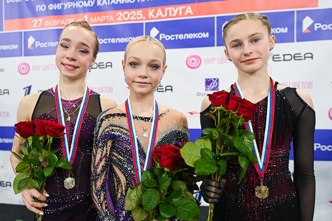 Трио лучших по итогам финала юниорского Гран-При. Фото: пресс-служба ФФККР