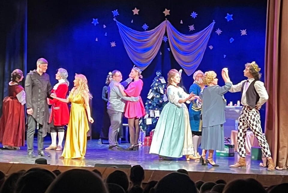 Сцена из спектакля «Главное желание». Фото из архива театра «Сюжет»  📷
