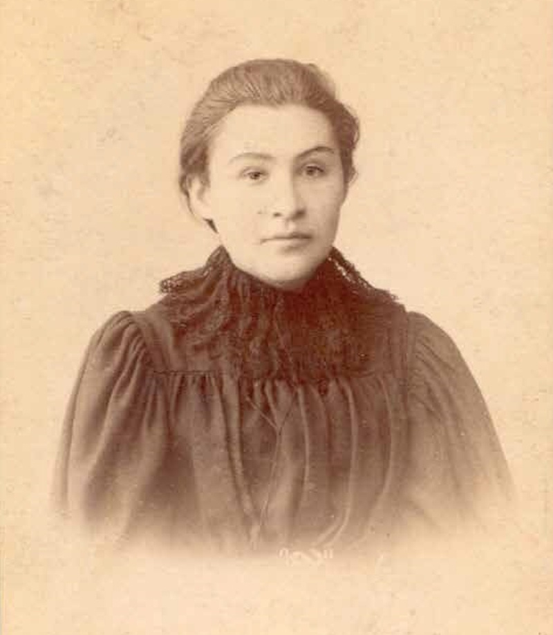 Аполлинария Якубова перед ссылкой, Москва, май 1898 года.