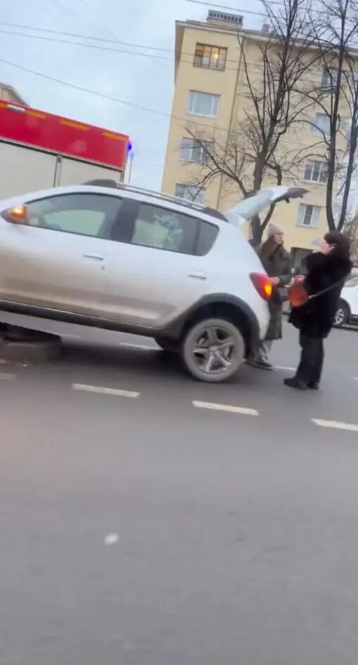    Фото: скриншот из видео в телеграм-канале «Мегаполис | ДТП и ЧП | Санкт-Петербург | Питер».