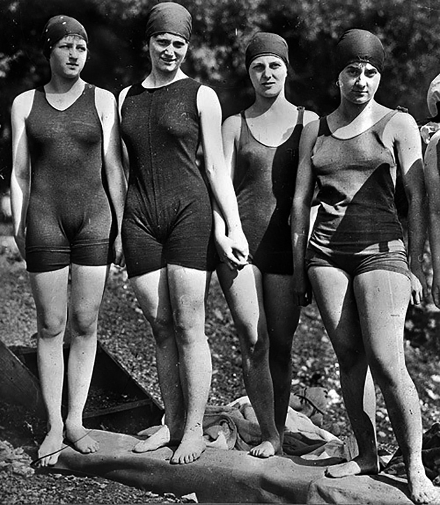 Пловчихи 20-х годов