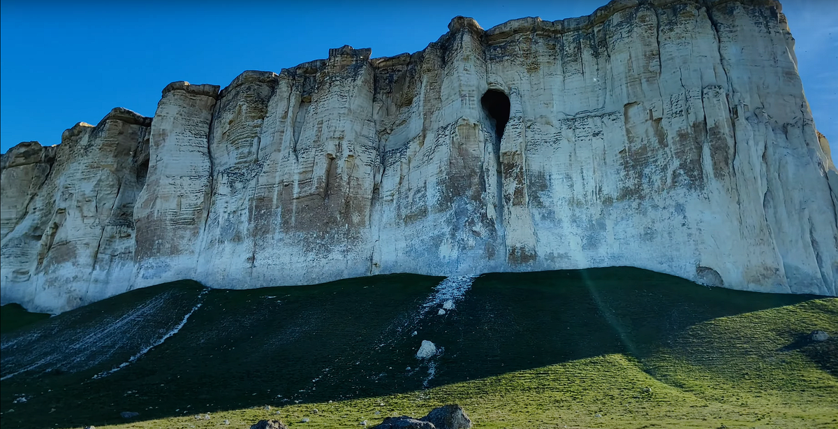 Расщелина в скале