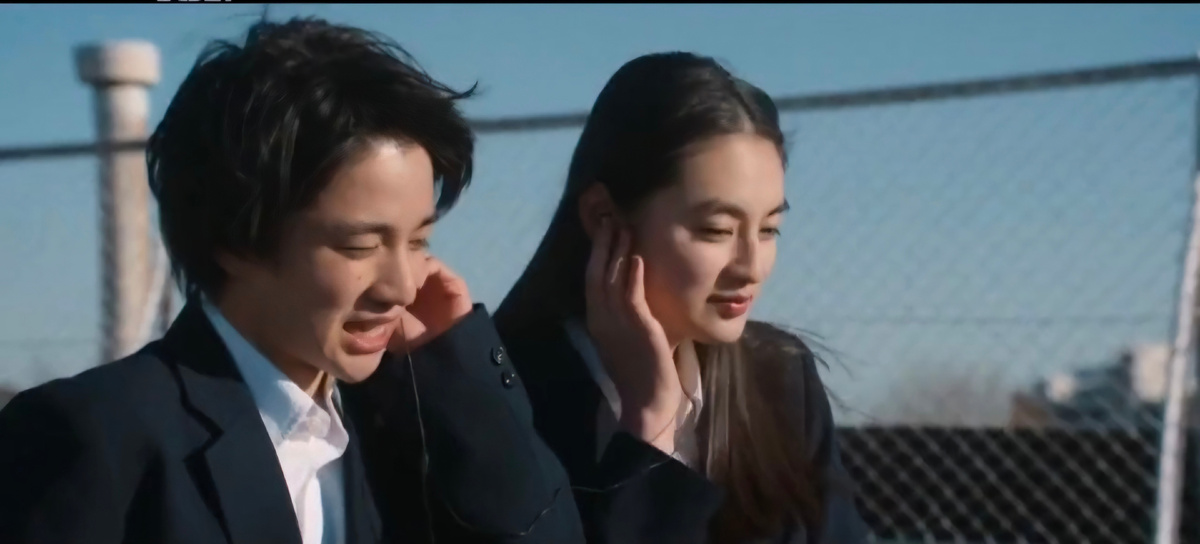 Кадр из сериала "Первая любовь" (2022, реж. Юри Кантику)