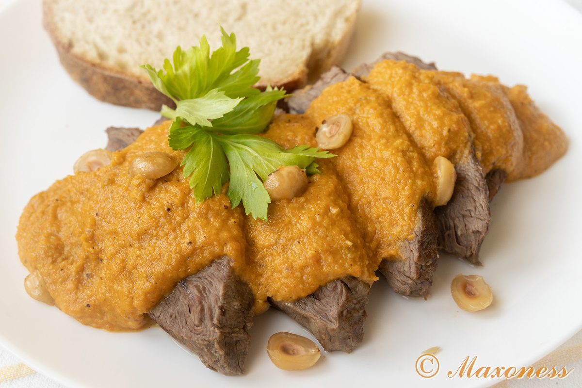 Жаркое из телятины с фундуком. Итальянская кухня