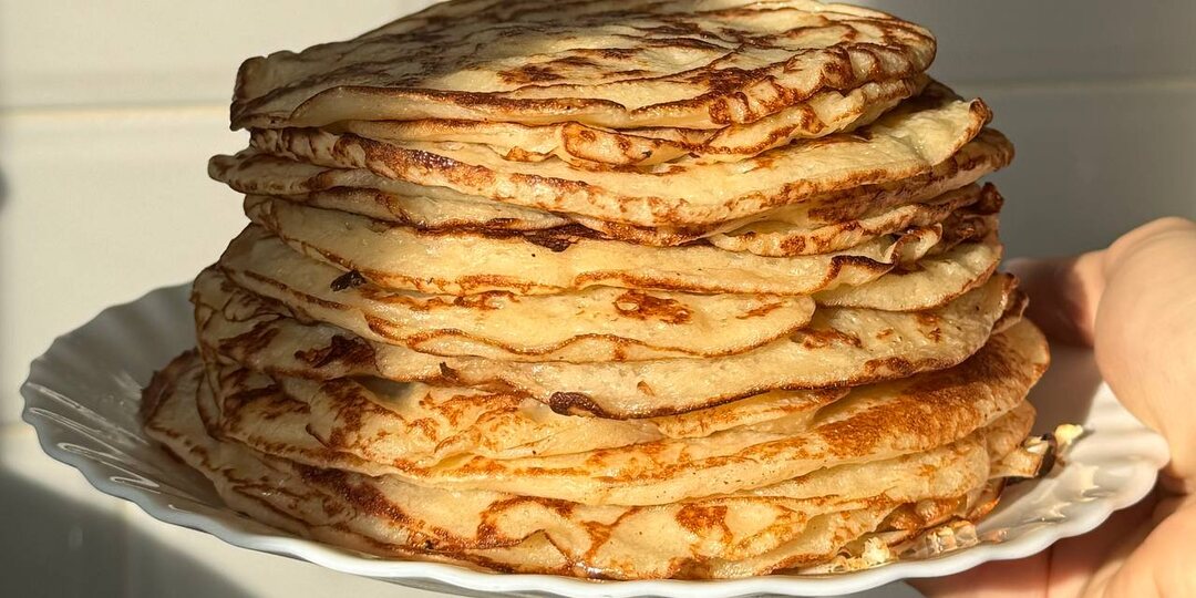 Пышные, сладкие, вкусные: семейный рецепт настоящих дрожжевых блинов