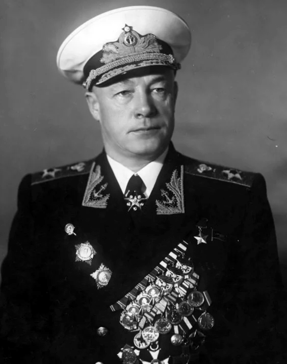 Николай Герасимович Кузнецов (1904 — 1974) — советский военачальник, Адмирал Флота Советского Союза