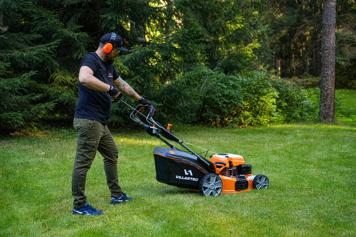 Газонокосилка бензиновая VILLARTEC MB 5753V