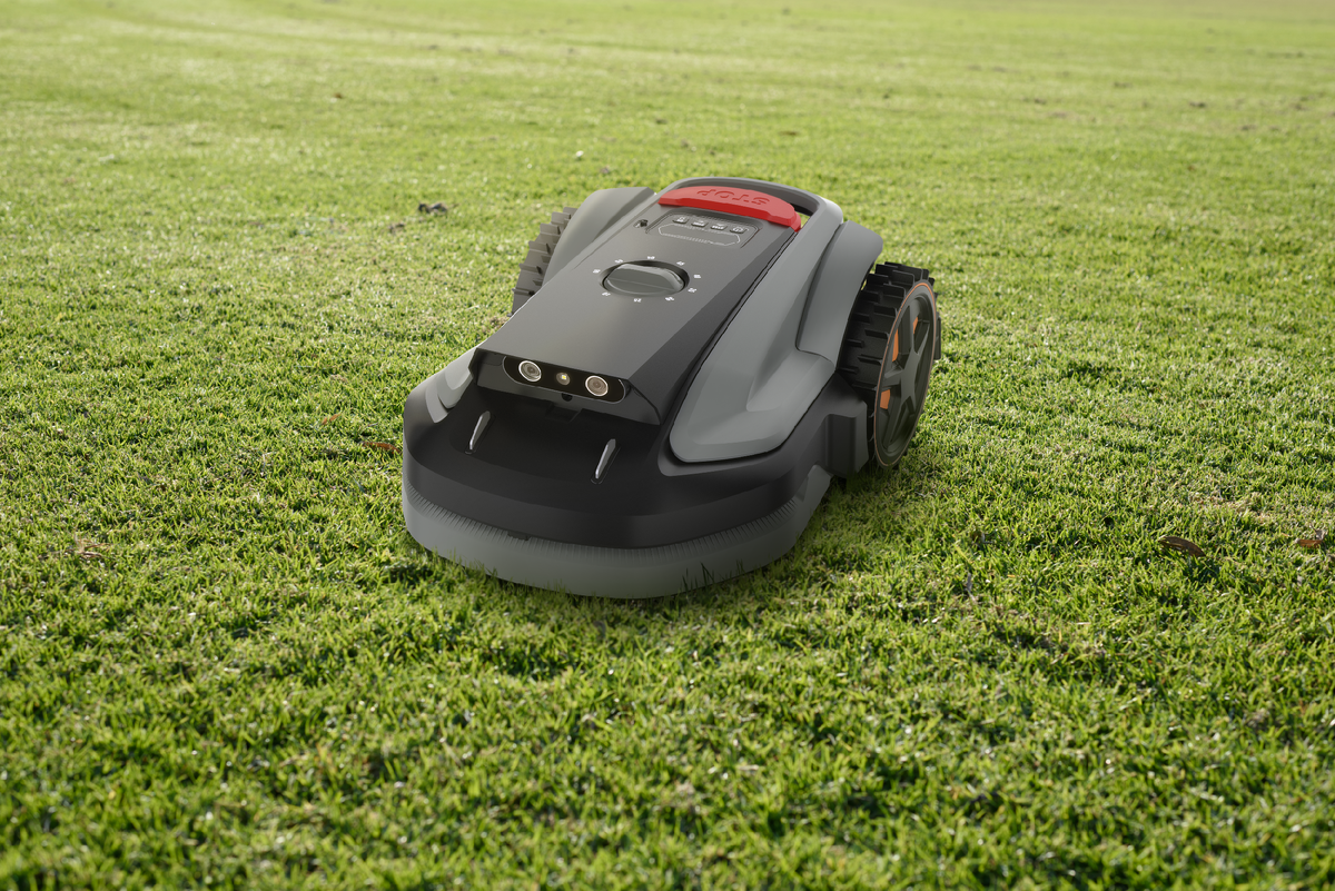 Робот-газонокосилка VILLARTEC MI 800V с бинокулярным компьютерным зрением на базе ИИ