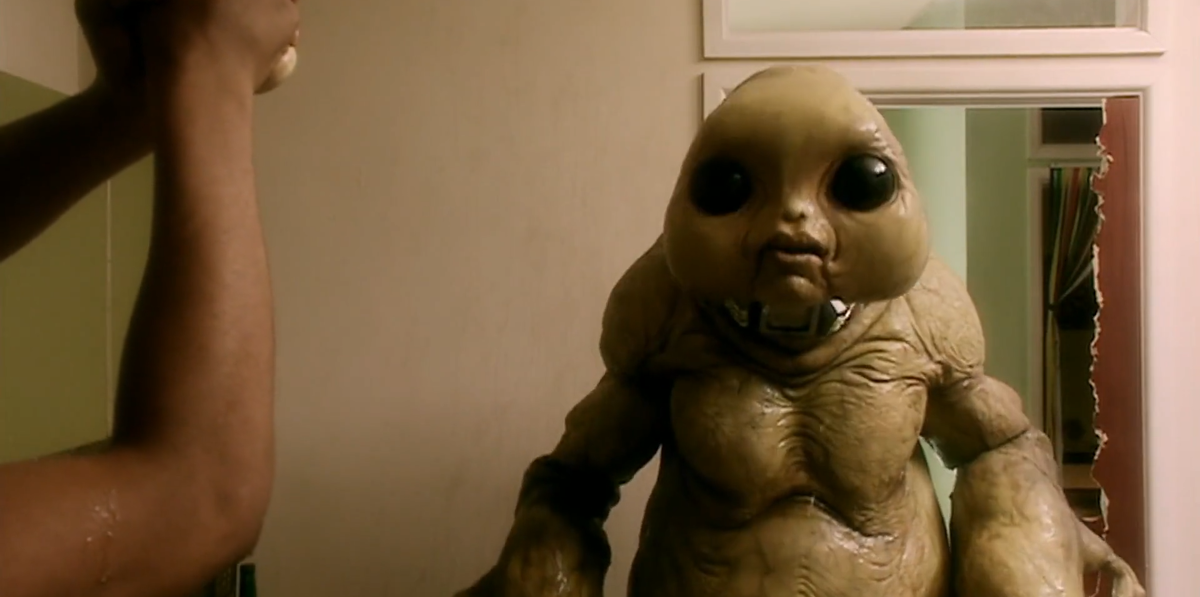 Сип Фел Фотч Пасамир-Дэй Сливин пришёл в гости, а Микки замахивается на него битой. Очень грубо!  