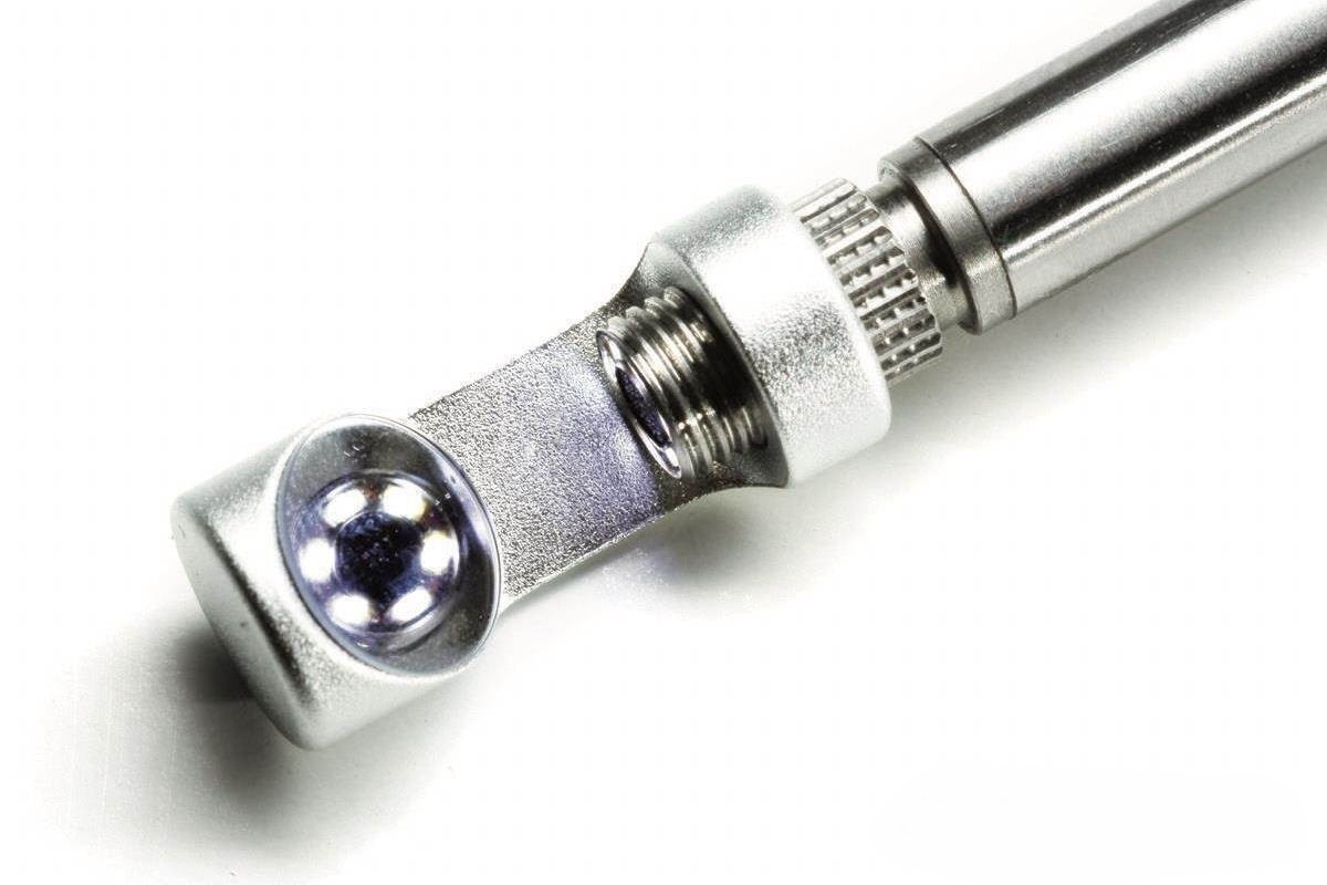 Lyman Borecam 2.0 представляет собой беспроводное устройство, которое позволяет передавать изображения в режиме реального времени на устройства, подключенные к сети Wi-Fi, с помощью приложения Lyman Borecam 2.0, доступного для скачивания в Apple App Store и Google Play для устройств на базе Android.

Устройство предназначено для осмотра стволов огнестрельного оружия на предмет повреждений, эрозии или загрязнения. Borecam 2.0 позволяет сохранять видео и изображения в формате HD 1920x1080.

Устройство оснащено 26-дюймовым стержнем и пятью сменными угловыми зеркалами, что позволяет использовать его для осмотра стволов калибра .22 и более крупных.

Регулятор освещения позволяет настраивать яркость для оптимальной чёткости изображения.

Для зарядки устройства используется прилагаемый шнур питания USB-C. 