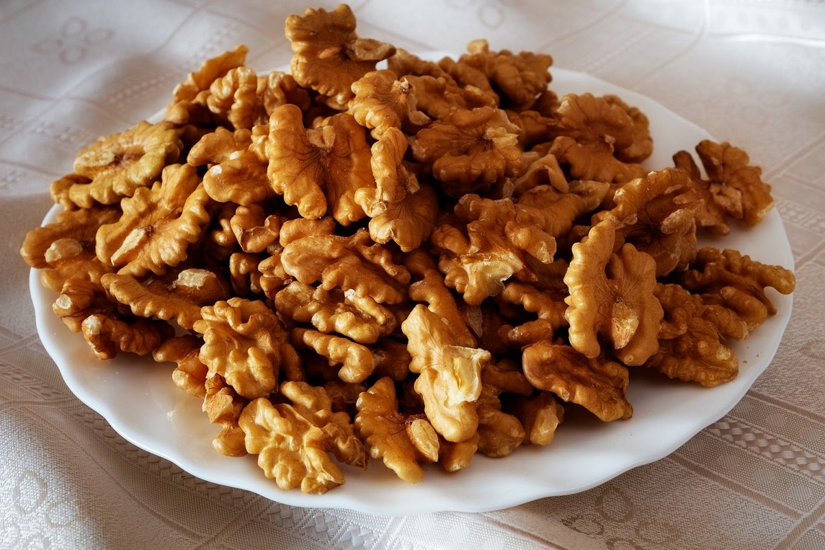 Только не переборщите – орехи калорийные, так что горсти в день вполне достаточно.
