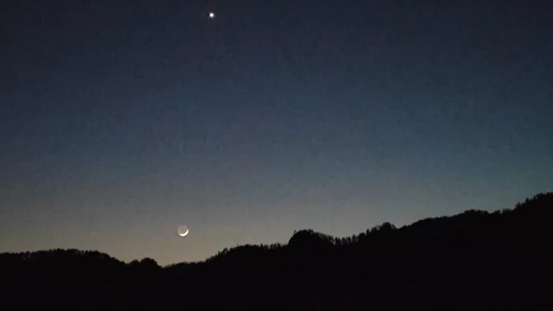     Встреча Венеры и растущей Луны. Александр Целовальников.