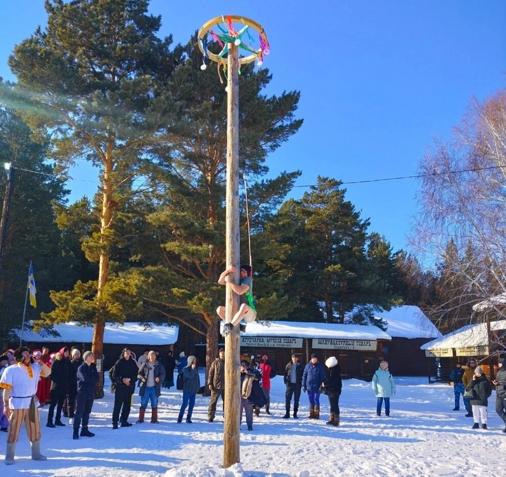    Этот столб уже убрали. Фото: Этнографический музей народов Забайкалья