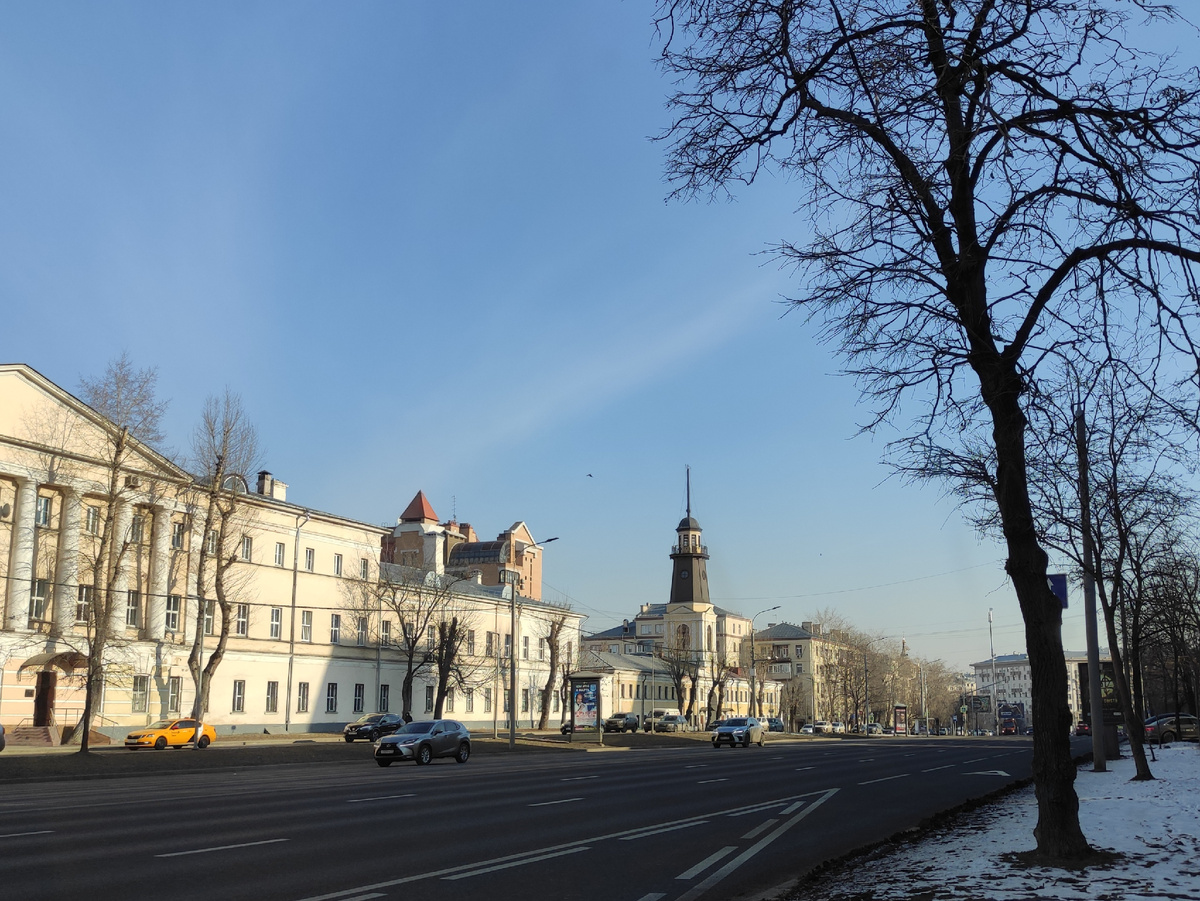 По ночам - до минус 12-14, днём около нуля и солнце! Вот такая, понимаешь, загогулина!