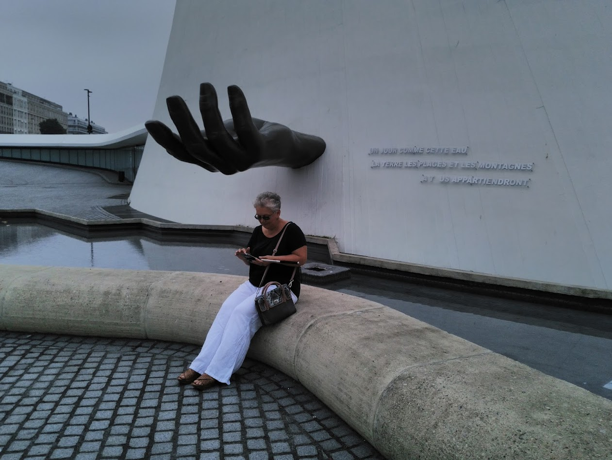 Гавр. Франция. Здание городской библиотеки