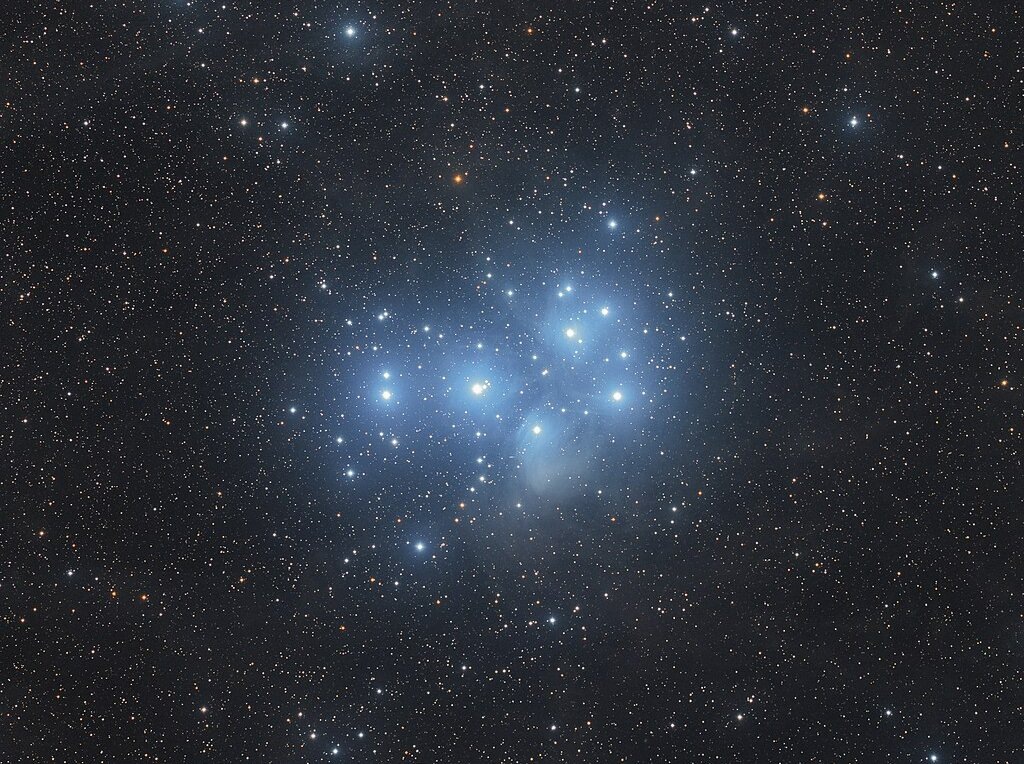 Плеяды или М45 (Giuseppe Donatiello from Oria (Brindisi), Italy, CC0)