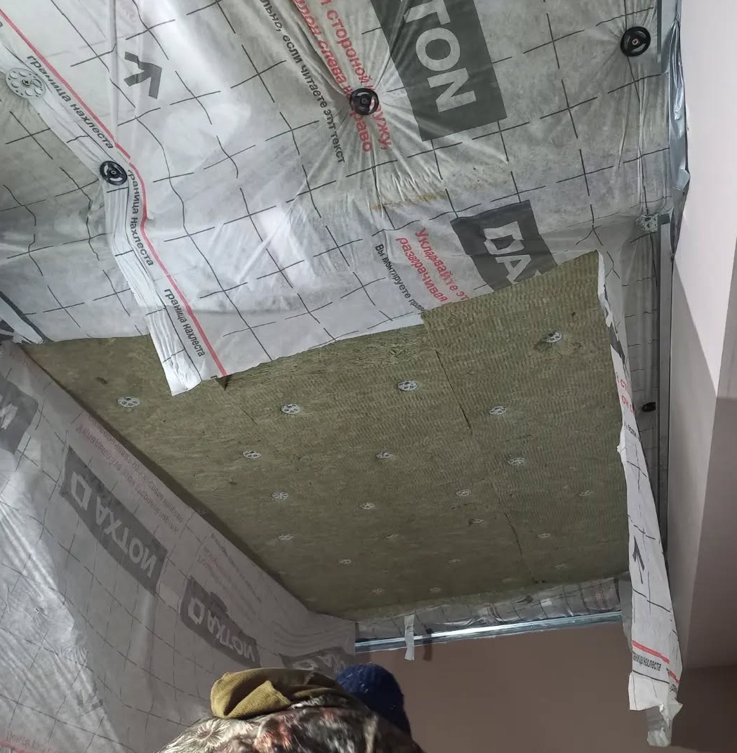 Фото нет со снятым утеплителем, но поверьте он был снят😉