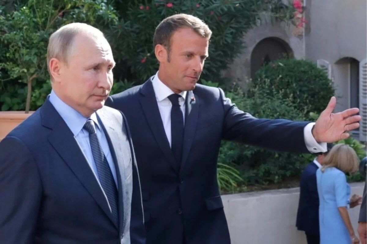    Песков: Макрон пока не делал реальных шагов для общения с Путиным
