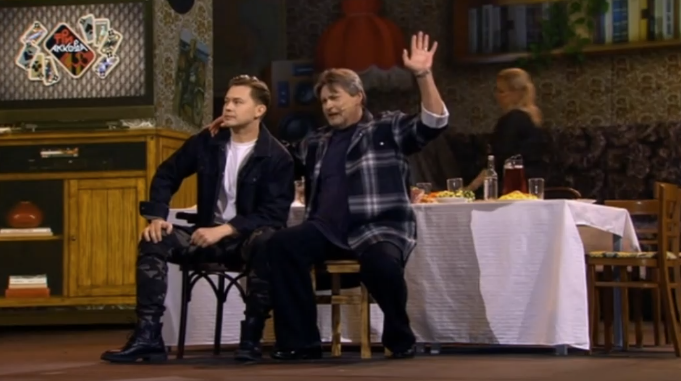 Из номера Александра Домогарова. 